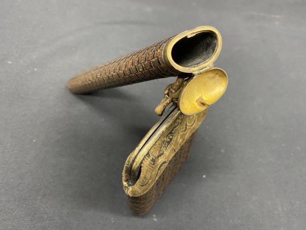 YE09 煙草入 骨煙管入 根付 時代提物 煙草入れ 古道具 骨董 キセル入れ
