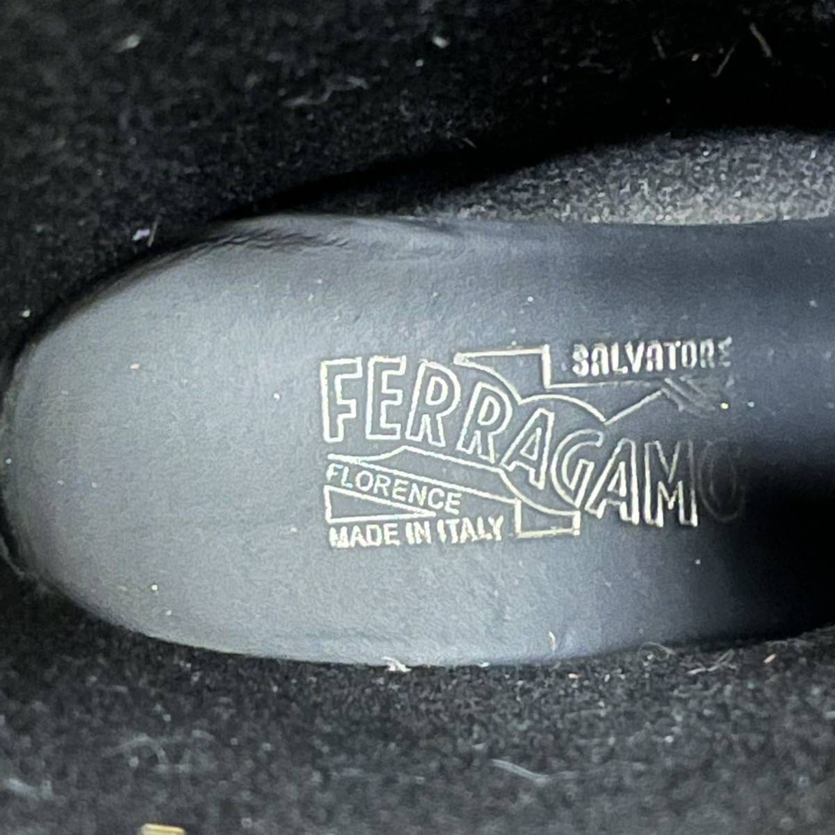 Salvatore Ferragamo サルヴァトーレ フェラガモ ダブルガンチーニ