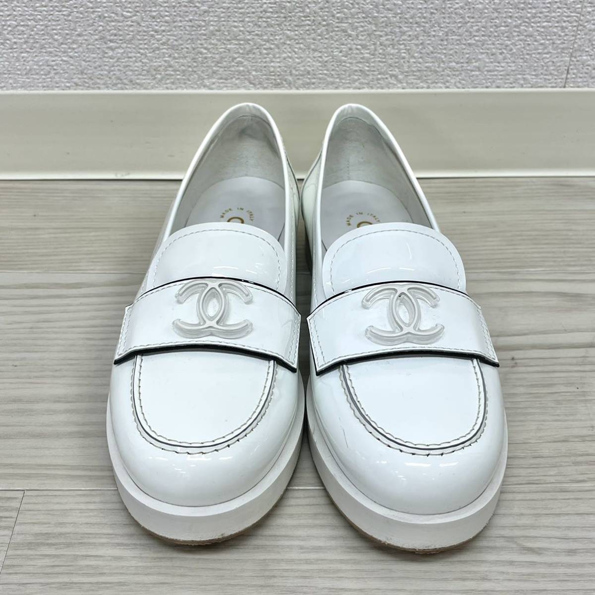 高級 箱保存袋付き CHANEL シャネル 16C G31420 CC ココマーク パテントレザー ローファー 革靴 レディース