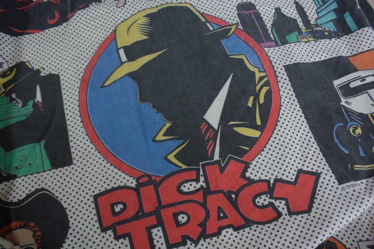 USAヴィンテージ ベッドシーツ Dick Tracy リメイク生地 素材 ボックスシーツ アメリカ仕入 ディックトレイシー 総柄 映画 古着 B1255_画像2