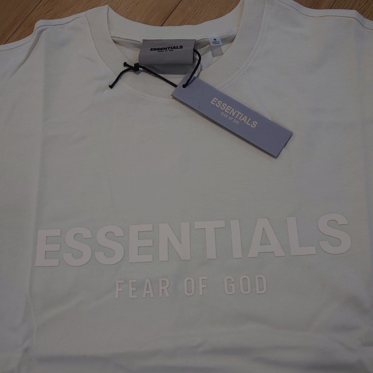 fog essentials 半袖 Tシャツ フロント ロゴ プリント FEAR OF GOD