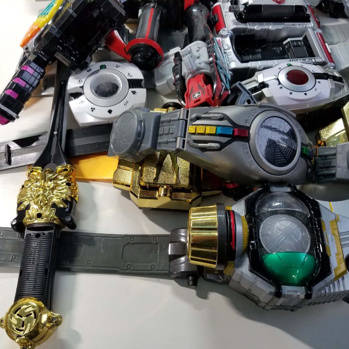 Yahoo!オークション - 仮面ライダー 変身ベルト 武器 大量まとめ Yahoo!オークション - 仮面ライダー 変身ベルト 武器 大量まとめ