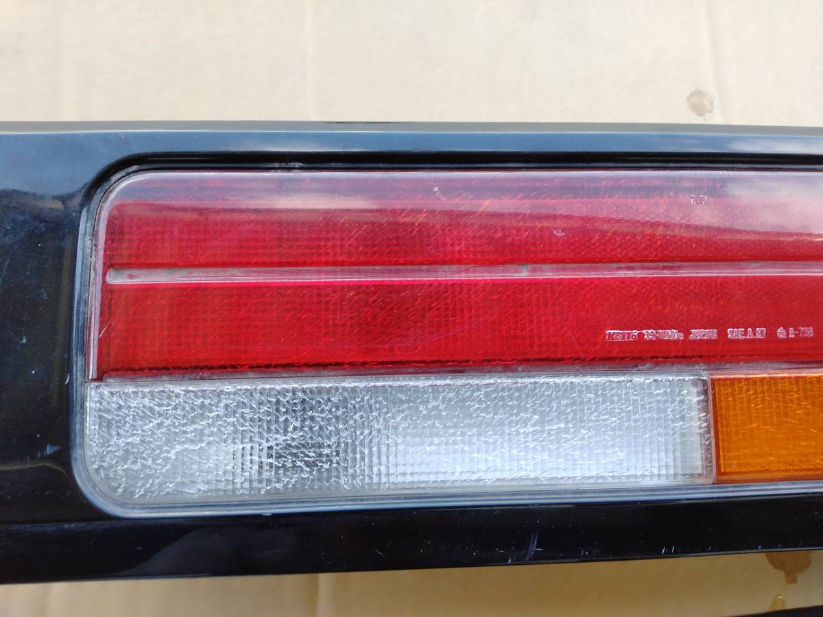 *GF31 Leopard latter term tail light ( tail lamp ) left right set KOITO 33-11401 (220-66135)*