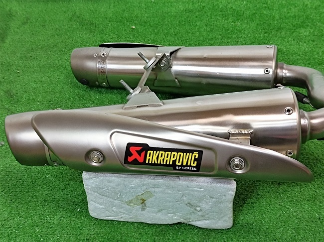 GSR400 GSR600 06-11 AKRAPOVIC(アクラポビッチ)スリップオン GSR400 GSR600 06-11 AKRAPOVIC(アクラポビッチ)スリップオン