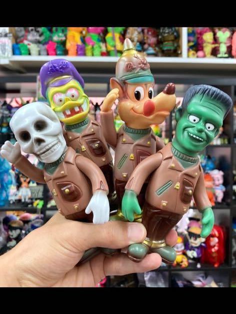 サイン・掲示用品 パネル BlackBook Toy Phantom FUCKERシリーズ2体