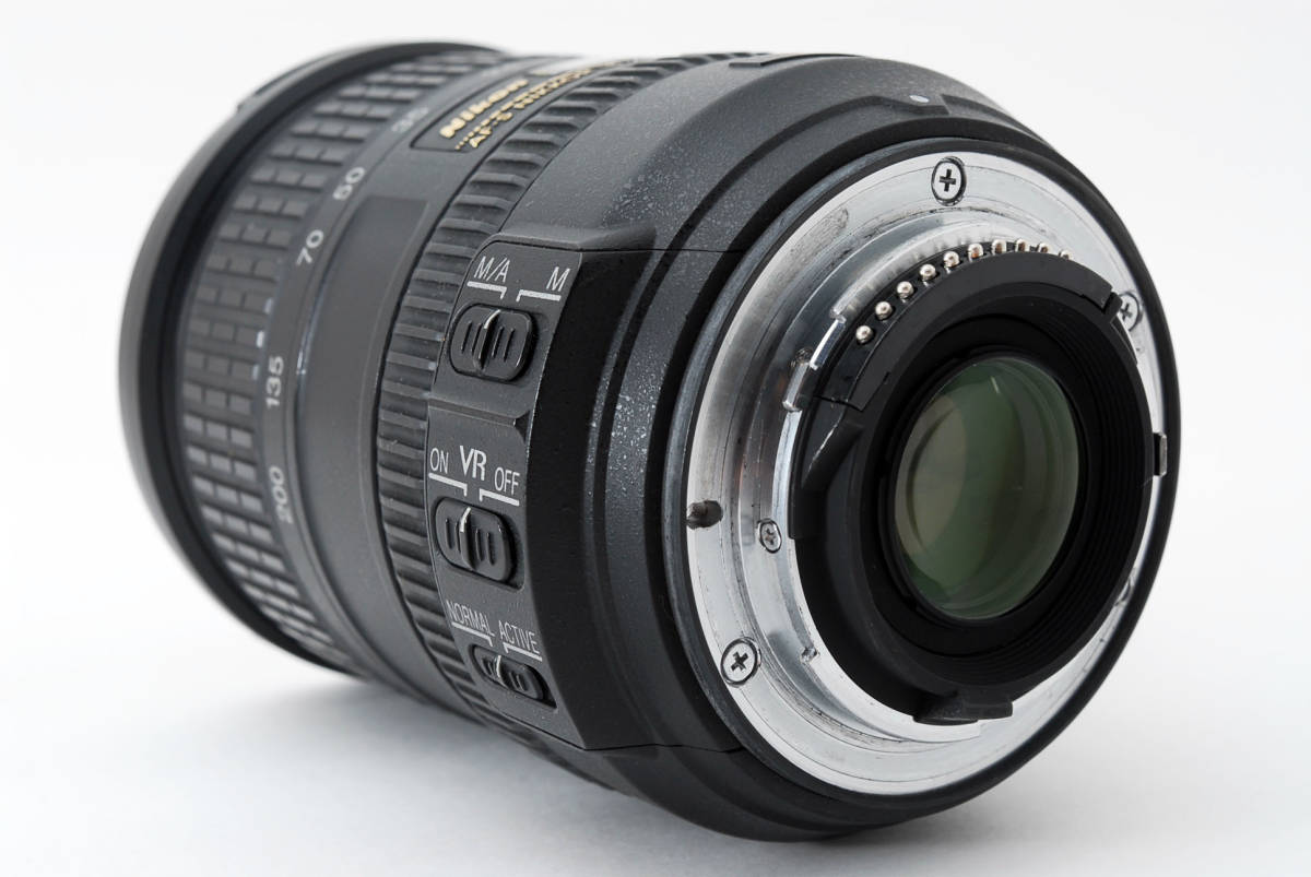Nikon Nikon AF-S Nikkor DX 18-200mm F3.5-5.6 G ED VR