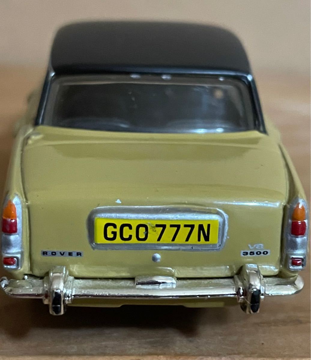 最終価格　Corgi 1/43 Rover 3500 フィギュア付き