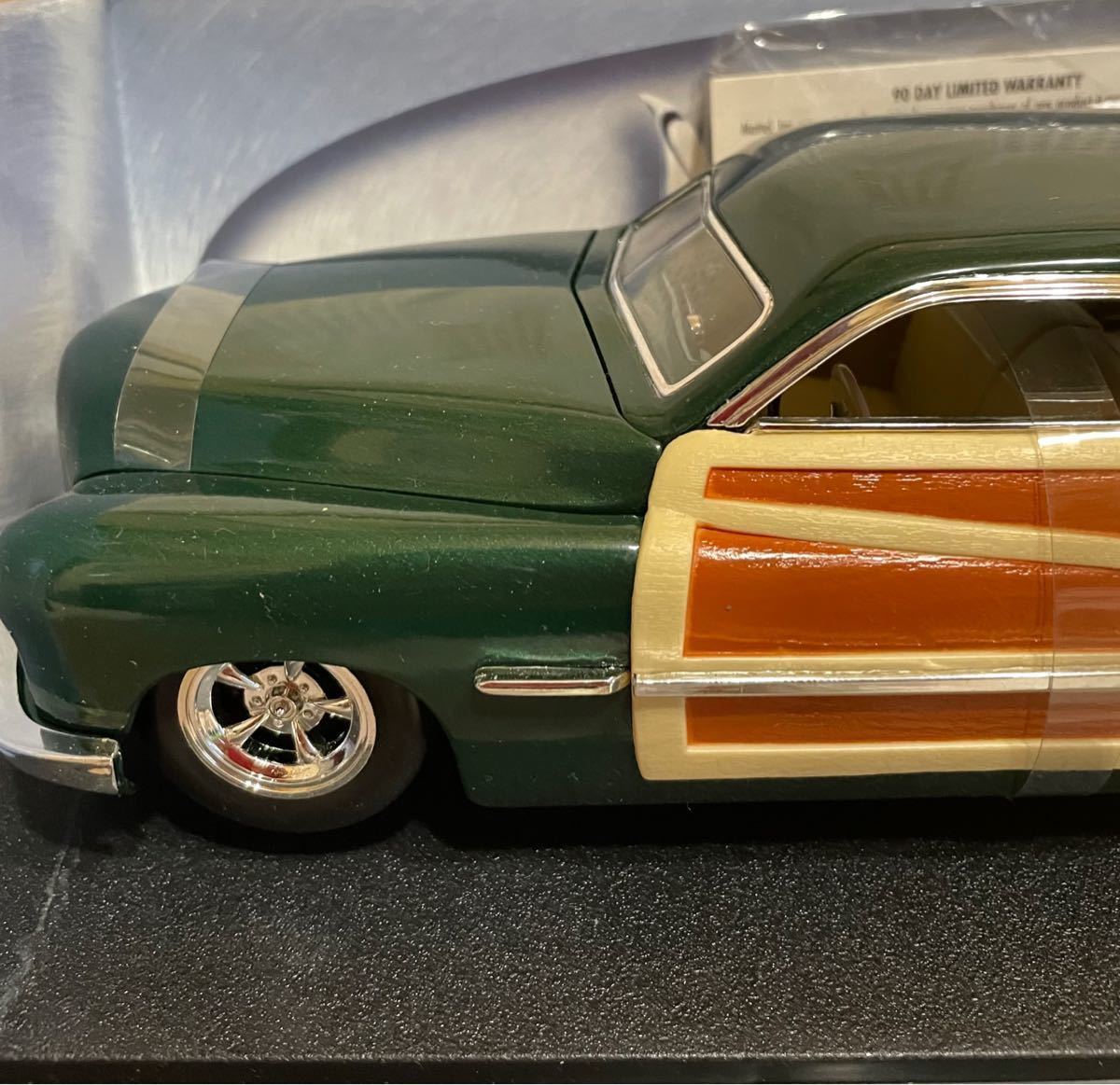 新品　ホットウィ—ル/1/18 Mercury Custom Woodie 1950