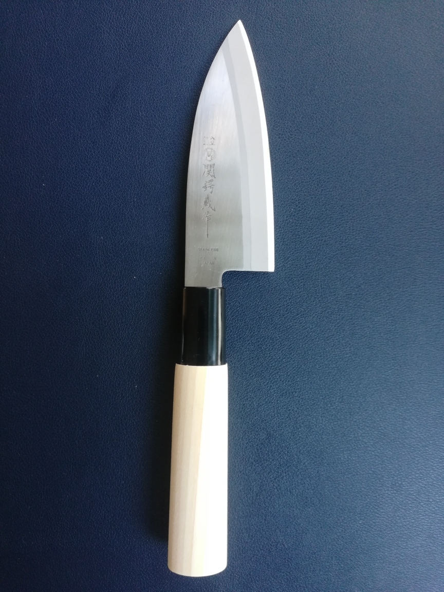 日本製　和包丁　出刃包丁　刃渡り105ｍｍ全長220ｍｍ　登録　御料理包丁_画像6