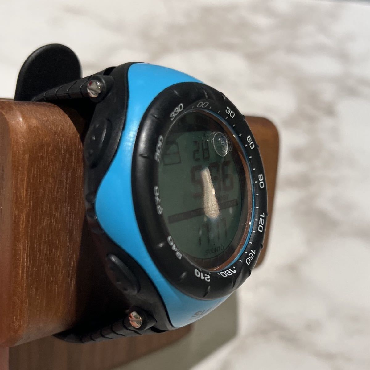 SUUNTO VECTOR 限定 ターコイズ ブルー 中古美品|Yahoo!フリマ SUUNTO VECTOR 限定 ターコイズ ブルー 中古美品|Yahoo!フリマ