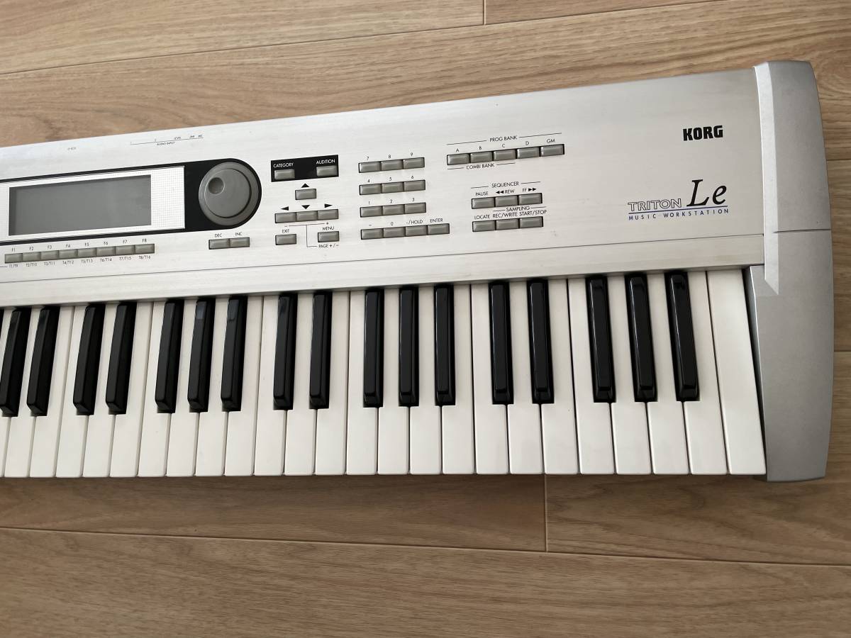 KORG TRITON Le 61鍵 シンセサイザー キーボード 電子ピアノ