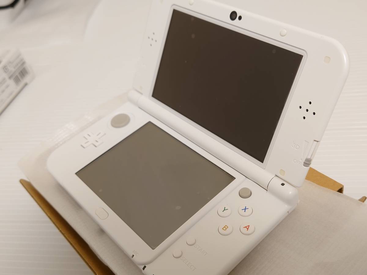 ☆美品☆ New 3DS LL パールホワイト 任天堂 本体 nintendo new3dsll