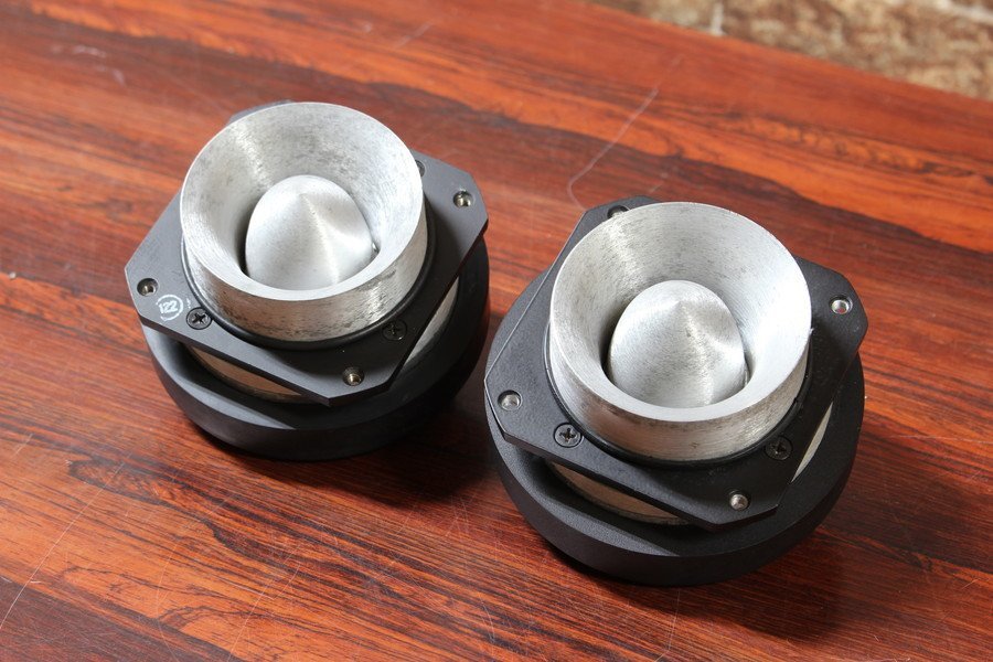 JBL 2402H ホーンツイーター 周波数特性:2.5kHz~15kHz 8Ω JBL 2402H ホーンツイーター 周波数特性:2.5kHz~15kHz 8Ω