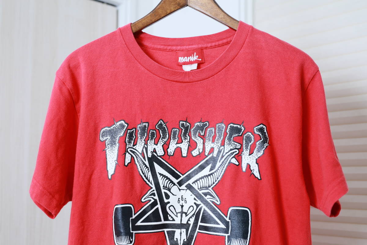 ★日本製THRASHER スラッシャーｘMANIK マニック コラボ半袖プリントTシャツ　　古着ユーズド男性メンズ服M赤レッドトップススケボー_画像2