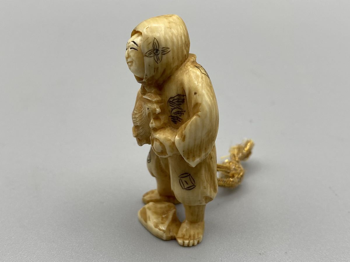 【淘楽】中国美術 骨董品 彫刻 兩面根付 人物 象牙風 高5.2_画像4