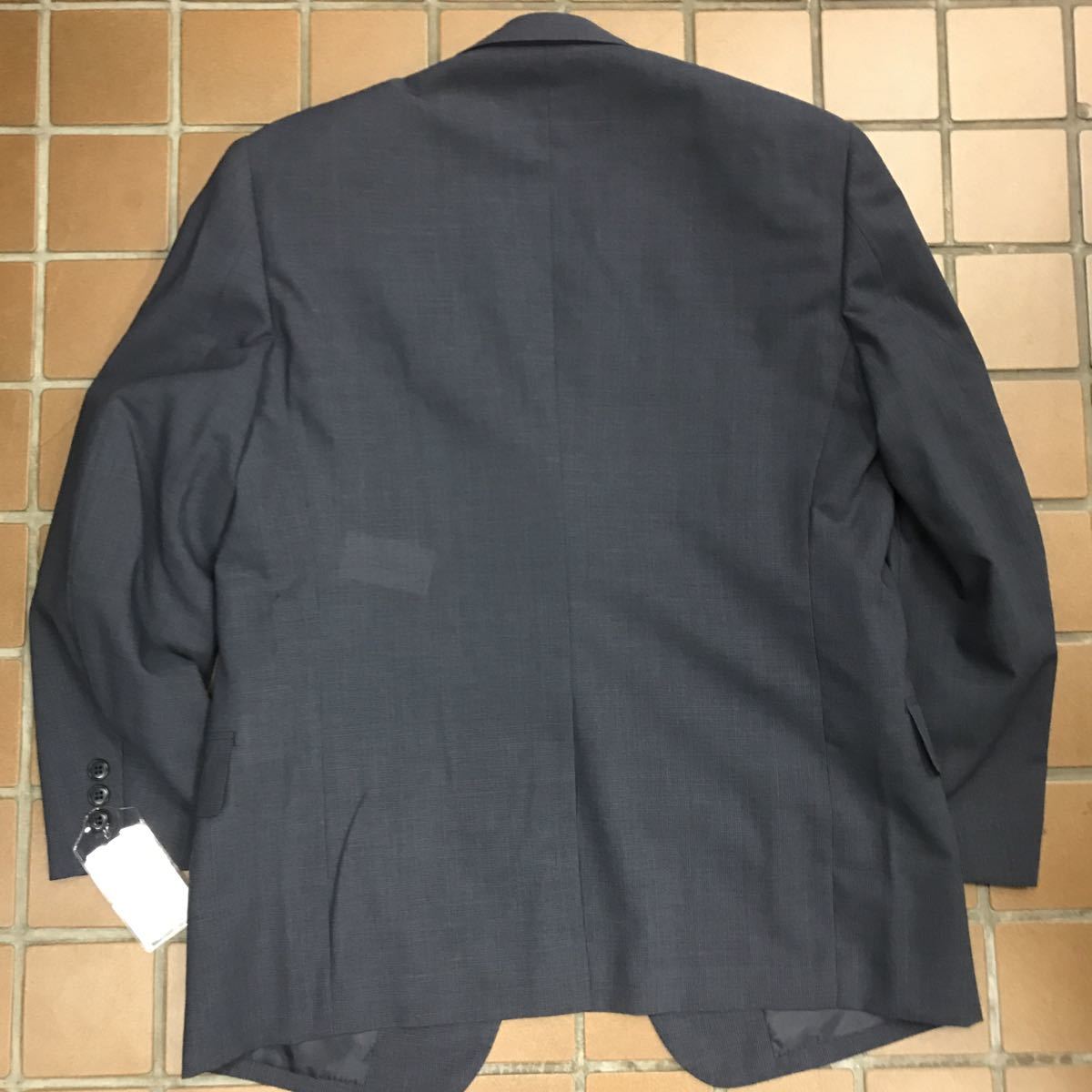 【新品】紳士服 背広 メンズスーツ セットアップ/未使用 激安/AB4 サイズM/紺 ネービーブルー/センターベンツ 2タック 春夏_画像6
