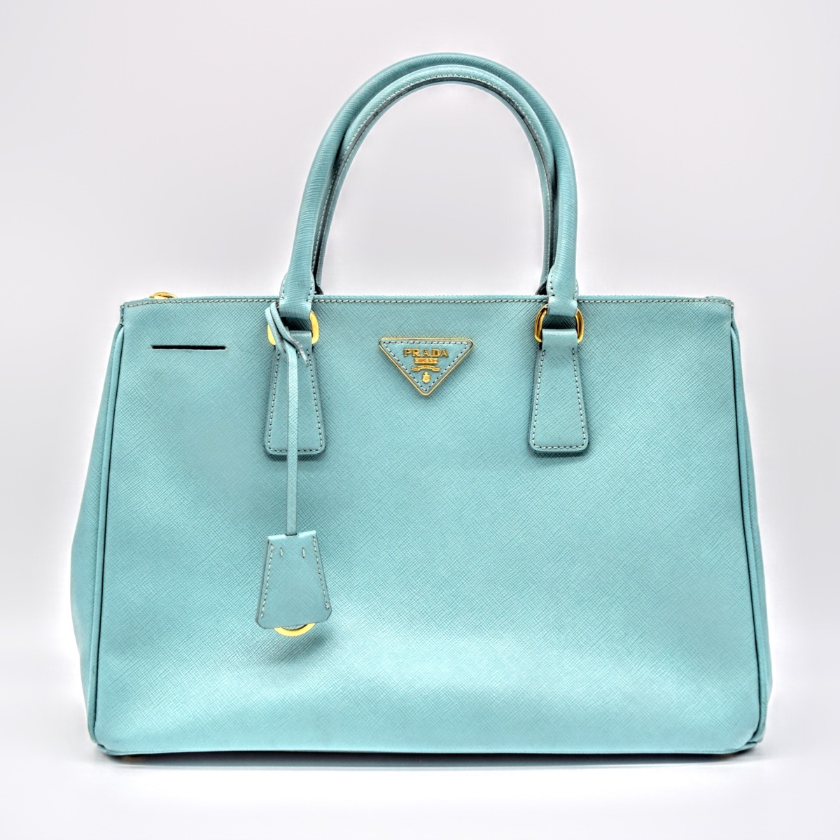 2019.01.21
![R.477【値下げ交渉歓迎】108000円→78000円【最安値に挑戦】プラダ
