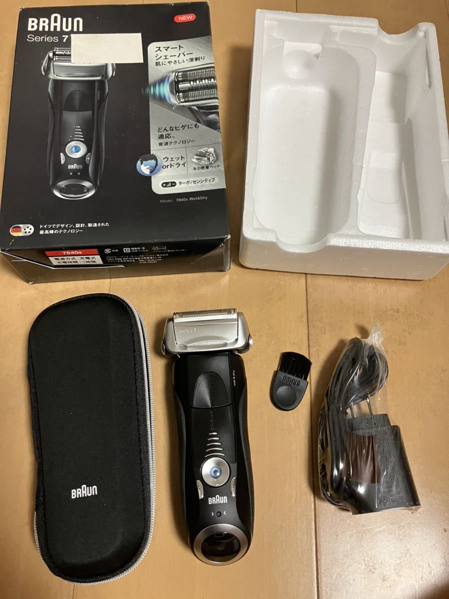 ほぼ未使用品】BRAUN Series7 電気シェーバー Type 5764-