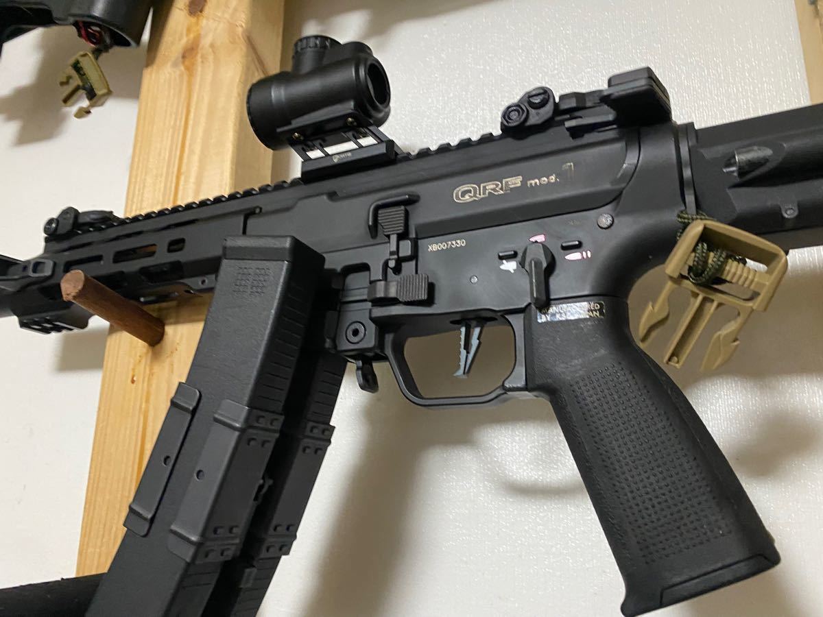 ksc qrf mod1 電動ガン カスタム ドットサイト付き マガジン合計 ksc qrf mod1 電動ガン カスタム ドットサイト付き マガジン合計