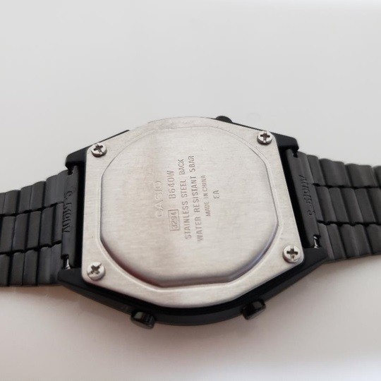【カシオ】CASIO 新品 スタンダードデジタル ブラック/反転液晶 未使用品 STANDARD ウォッチB640WB-1BJF 腕時計_画像3