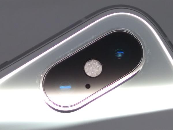au 【SIMロック解除済】MT6V2J/A iPhone XS Max 256GB シルバー au