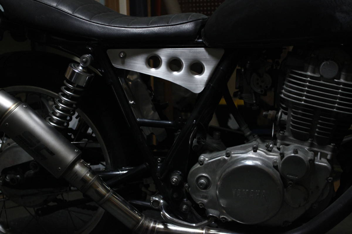 SR400 500 サイドカバー アルミ ガーニッシュ SR400 500 サイドカバー アルミ ガーニッシュ