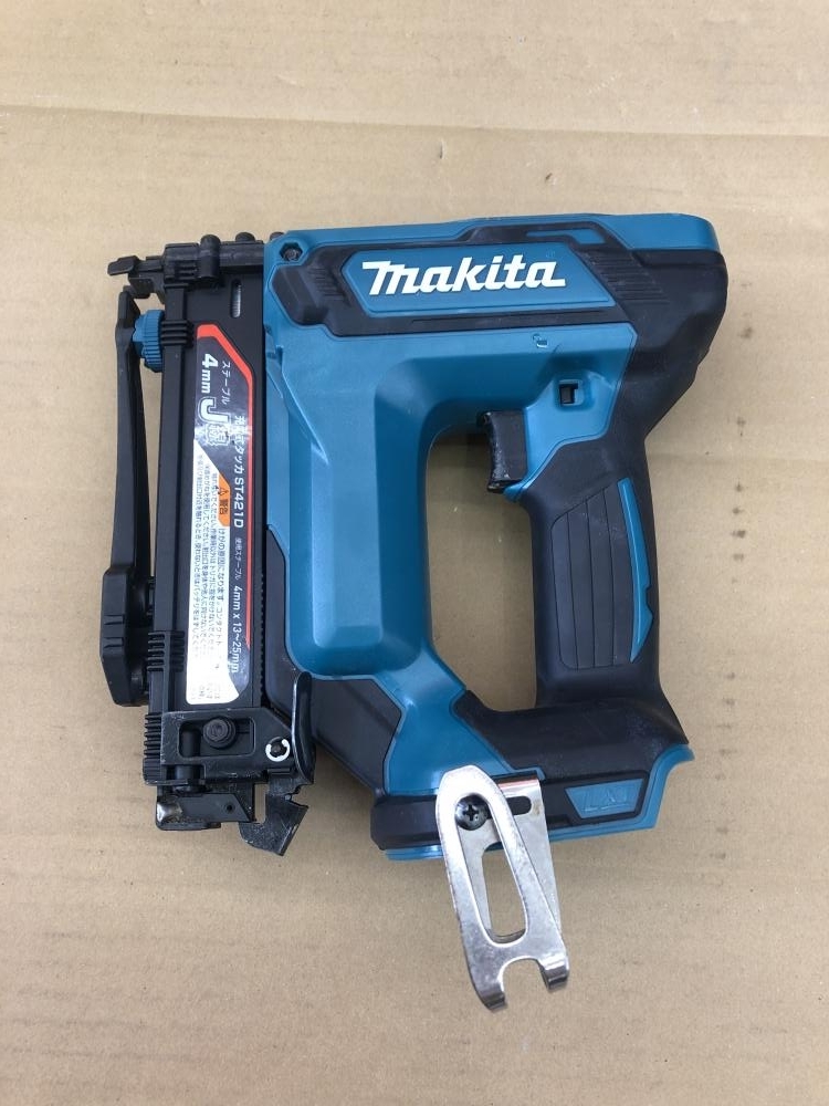 010□おすすめ商品□マキタ makita 充電式タッカ ST421D 本体のみ