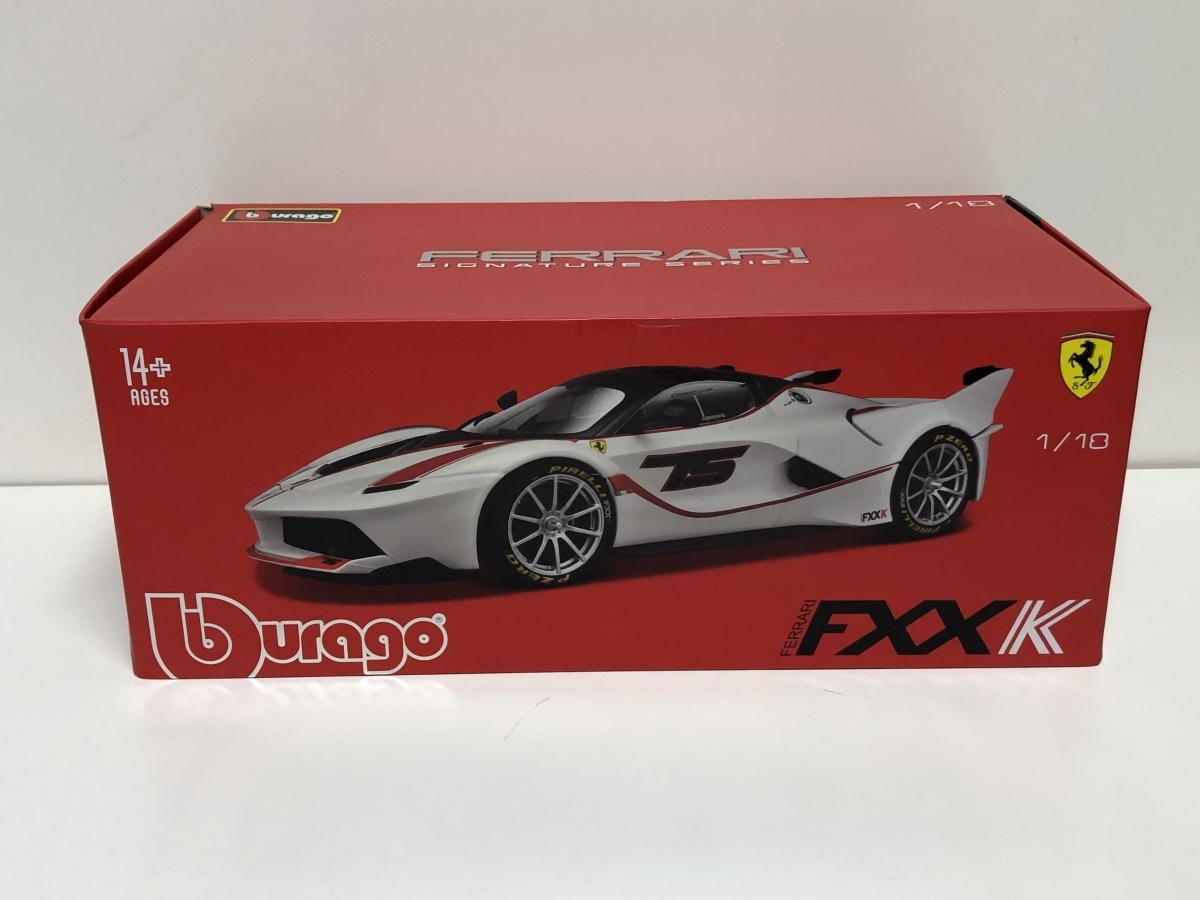 Burago signature 1/18 Ferrari FXX K #75 white Ferrari BBurago 