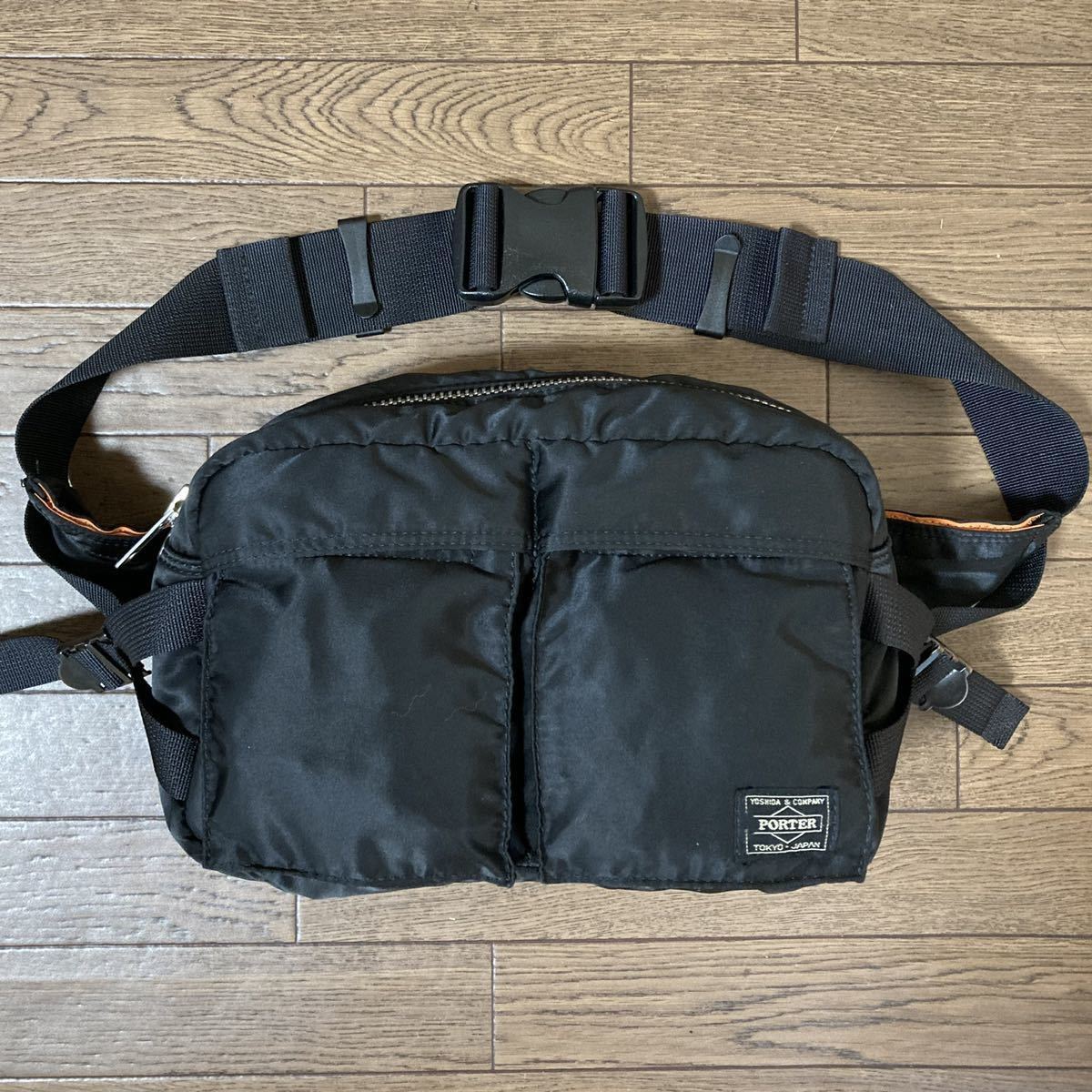 美品 PORTER ポーター 吉田カバン タンカー ボディーバッグ 美品 PORTER ポーター 吉田カバン タンカー ボディーバッグ