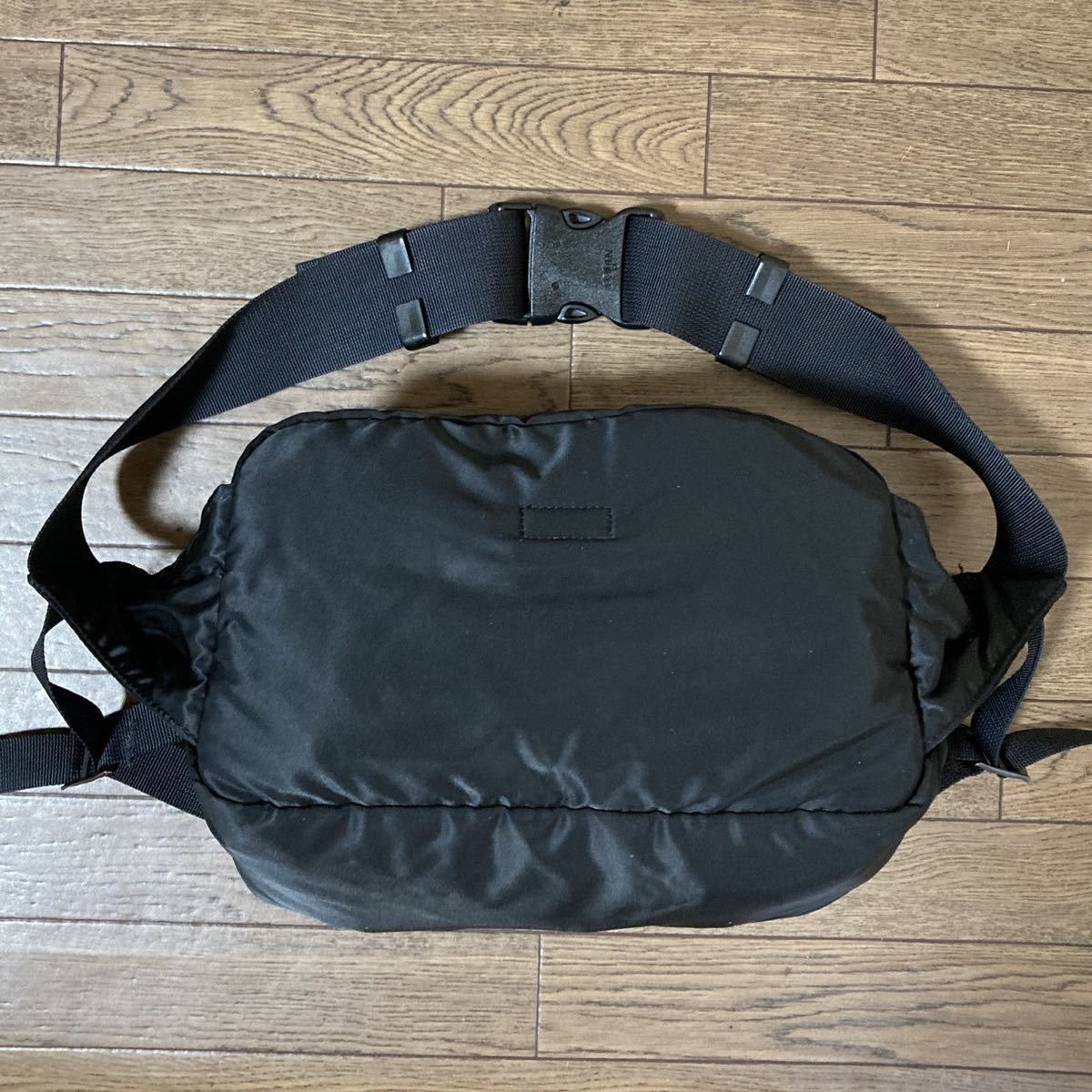 美品 PORTER ポーター 吉田カバン タンカー ボディーバッグ 美品 PORTER ポーター 吉田カバン タンカー ボディーバッグ