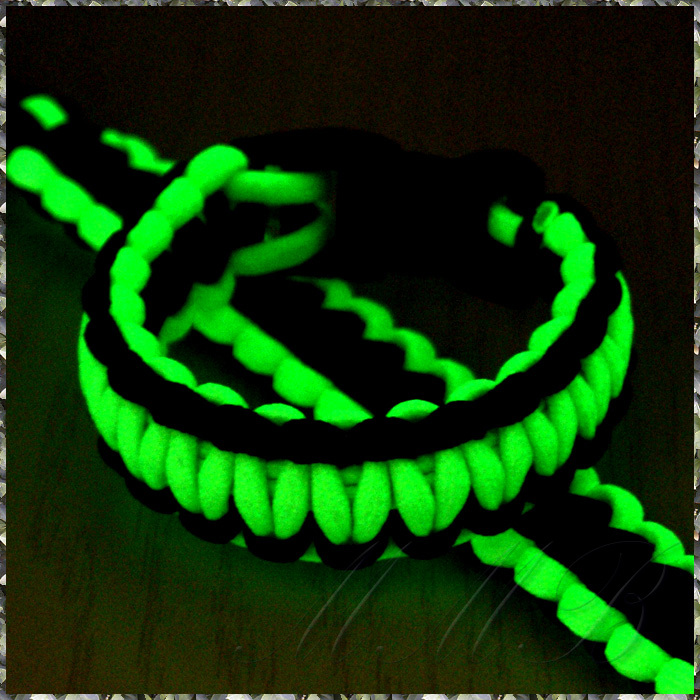[OUTDOOR] Survival Glow in Dark Bracelet 夜光 (蓄光) ロープ パラコード ブレスレット ブラック & グリーン 235mm 【送料無料】_画像5