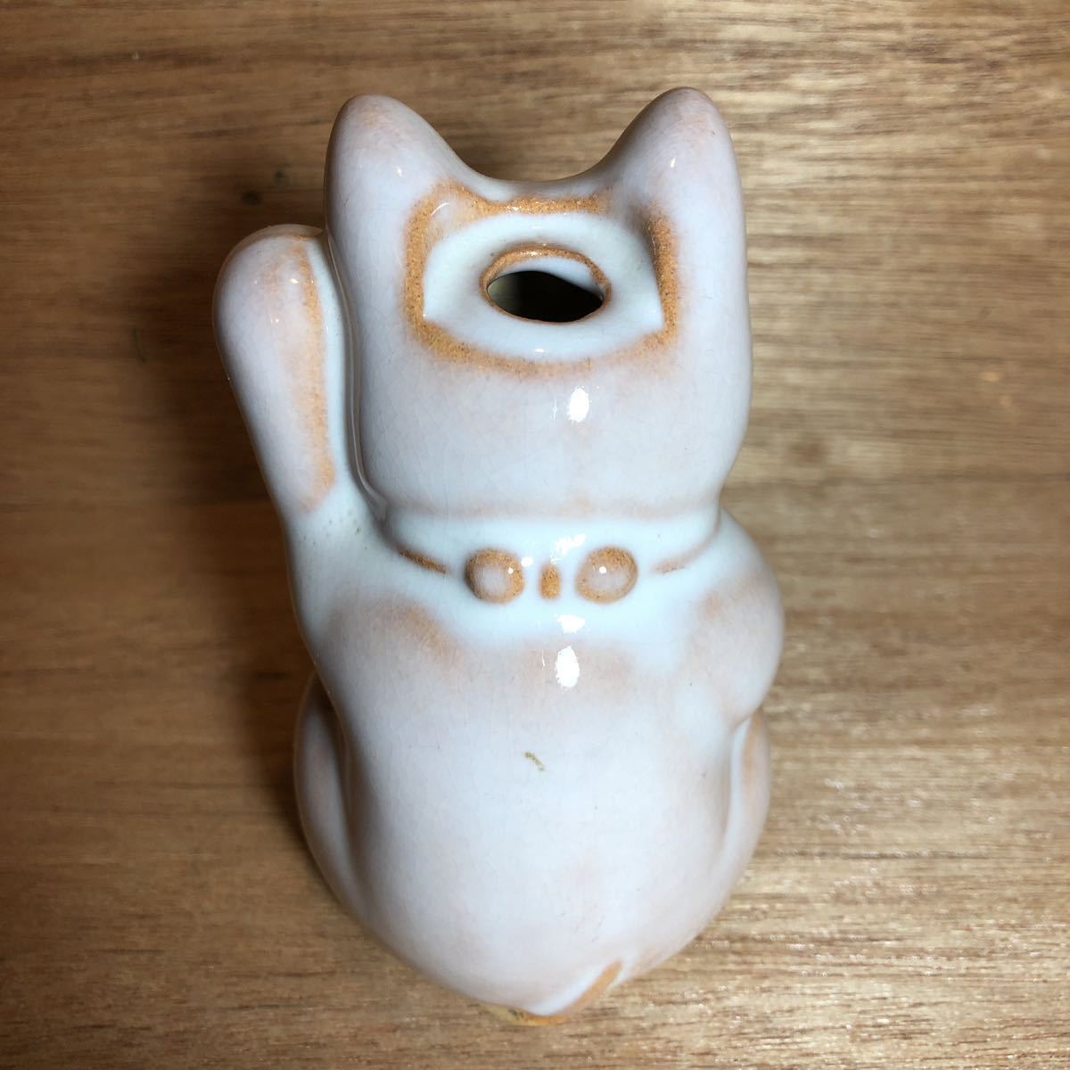 招き猫 酒瓶 陶器製 一輪挿しに 珍品 全長約10.7cm_画像2