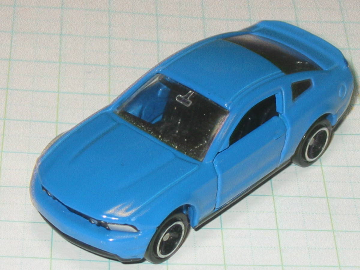 絶版品 トミカ 60 ★フォード マスタング GT V8 FORD MUSTANG GT V8 青色 ブルー ベトナム製 ジャンク品 の画像1