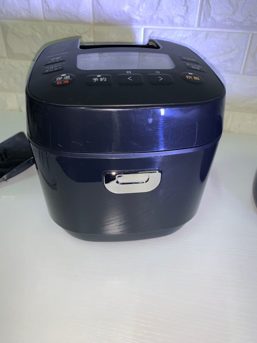 【高年式】アイリスオーヤマ　３合マイコンジャー炊飯器　RC-ME30-B