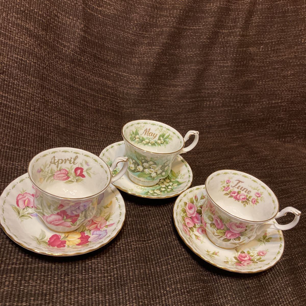 ROYAL ALBERT ロイヤルアルバート カップ&ソーサー 4月 5月 6月 3客 期間限定ポイント ロイヤルアルバート カップ&ソーサー 4セット 食器