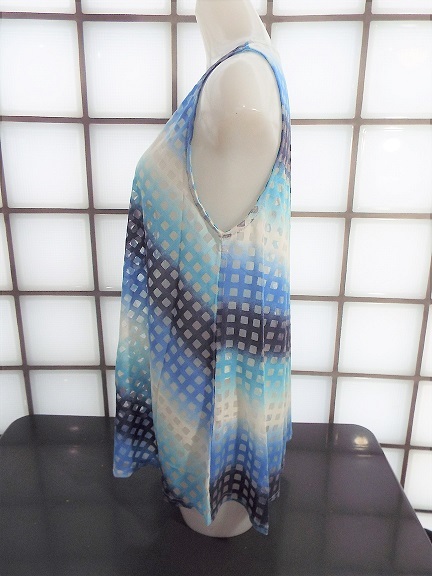 lamone blue .. pattern power net M~L size nylon 65%, polyester 35% sleeve less tunic new goods LA MONET