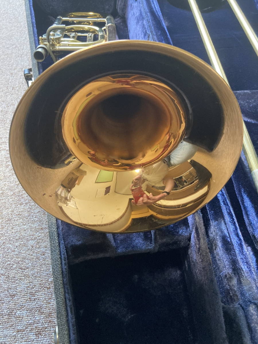 C.G.Conn Artist Symphony 88H テナーバス・トロンボーン 現状品 C.G.Conn Artist Symphony 88H テナーバス・トロンボーン 現状品