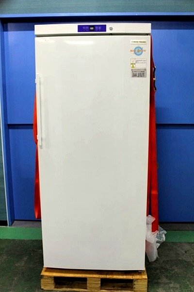 日本フリーザー バイオフリーザー ノンフロン冷凍庫 GS-5210HC 750×750(42)×1725mm /39927Y