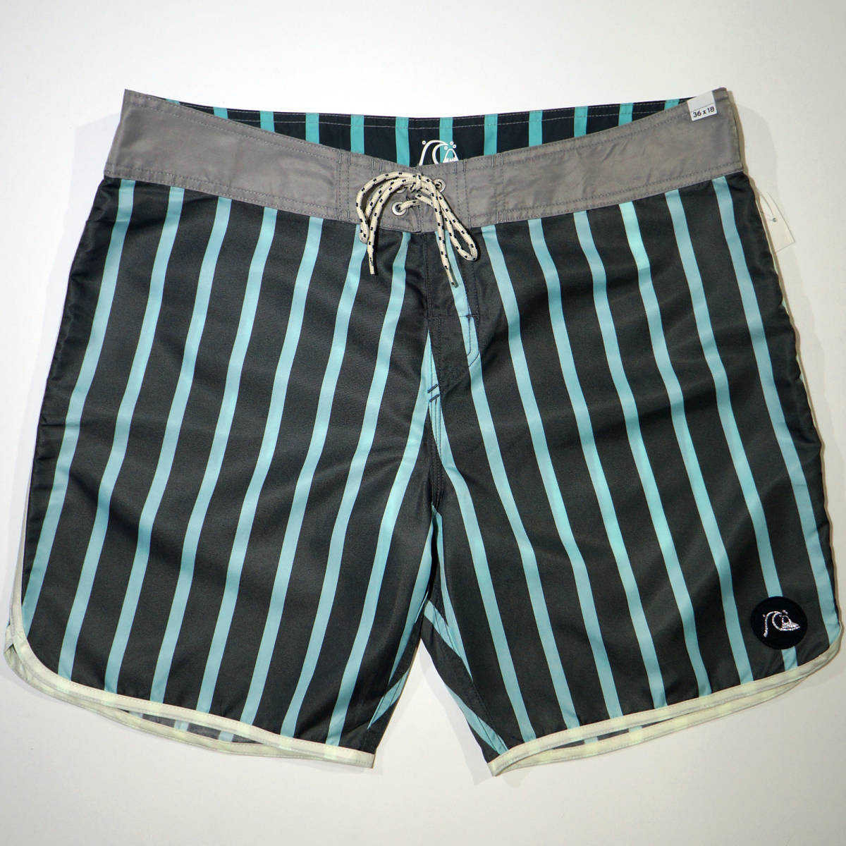 Quiksilver サーフパンツ Speed Lines 36 新品　クイックシルバー ボードショーツ_画像1