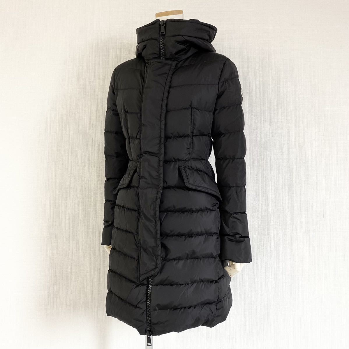 送料無料お手入れ要らず 27g9《極美品》MONCLER モンクレール GRIVE