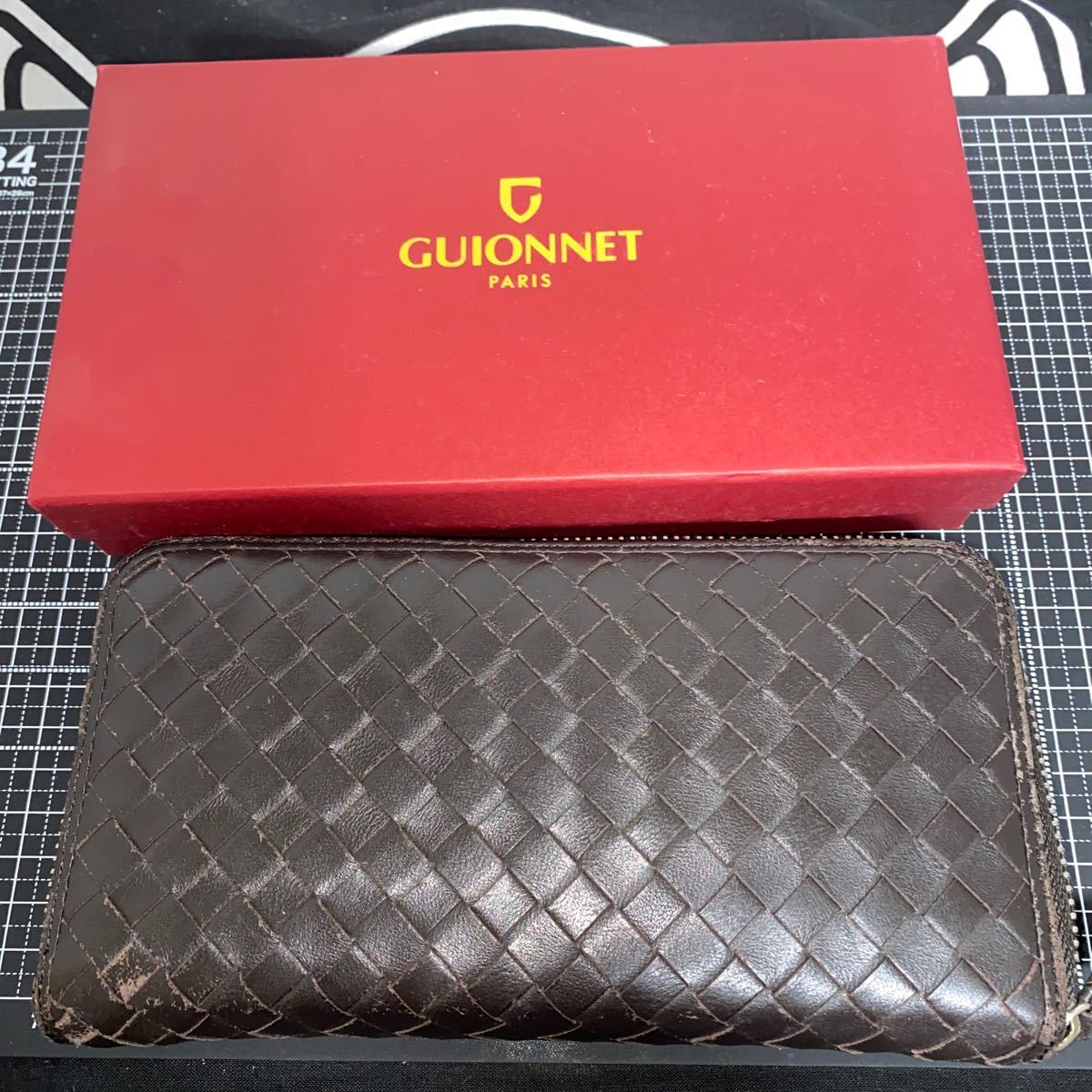 【GUIONNET】 GUIONNET 滑らかなラム革で仕上げた イントレチャートウォレット メンズ 長財布　