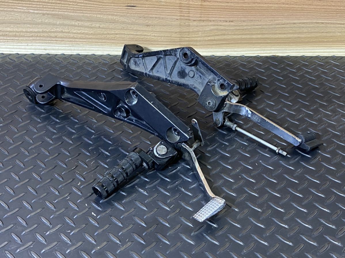 ☆カワサキ ZRX400?ZR400?☆純正☆ステップ ペダル☆左右☆純正
