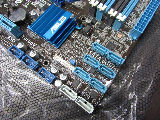 【YMB0062】★ASUS P7H55-M/USB3 LGA1156 MicroATX 箱一式あり★未使用品_画像5