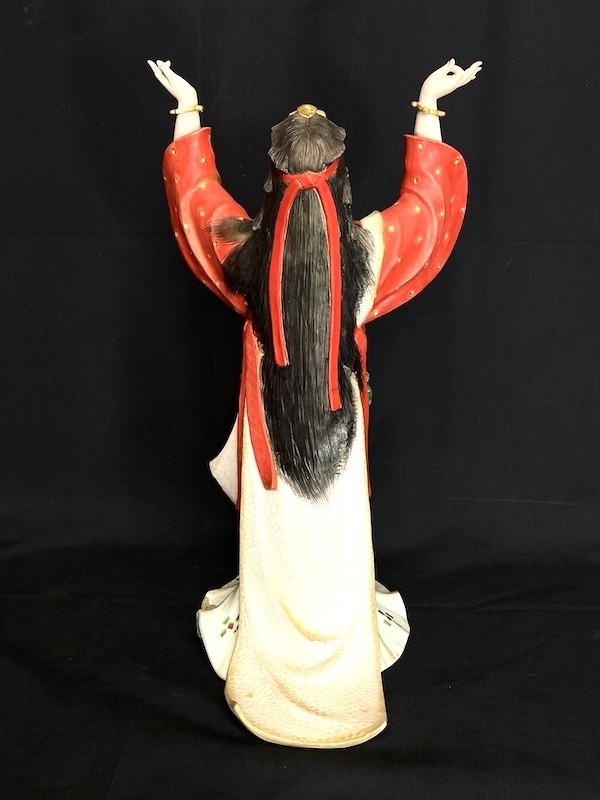 T946】希少品 博多人形 川崎幸子作 【卑弥呼】立札付き 高さ38cm T946】希少品 博多人形 川崎幸子作 【卑弥呼】立札付き 高さ38cm