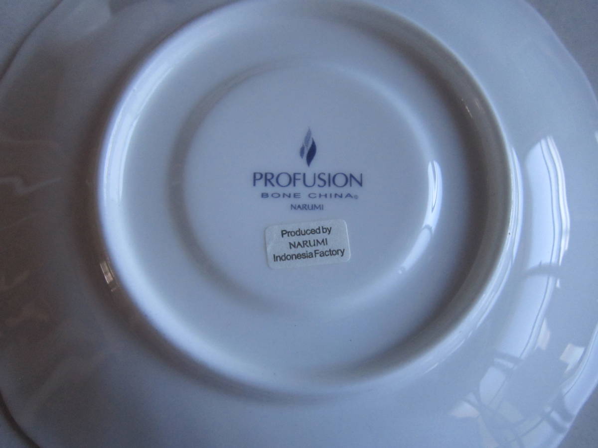 NARUMI ナルミ PROFUSION 花柄ティーカップ&ソーサー2客 NARUMI ナルミ PROFUSION 花柄ティーカップ&ソーサー2客