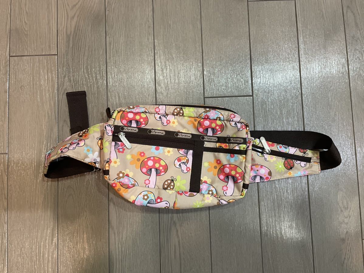 ♪レスポートサック LeSportsac きのこ　カラフル　マッシュルーム　お花　ウエストバッグ　ウエストポーチ　未使用品♪_画像1