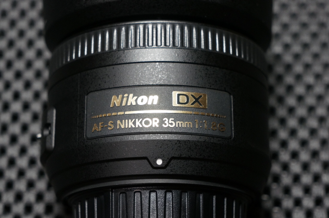 美品 Nikon AF-S DX NIKKOR 35mm f/1.8G DXフォーマット 標準 単焦点