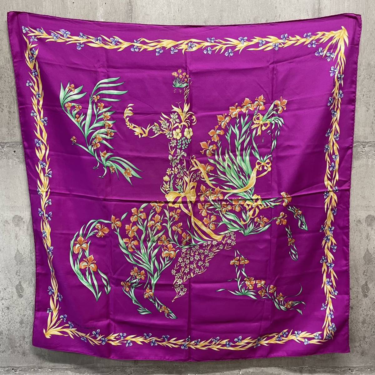 HERMES エルメス 大判 スカーフ カレ H.d'orgny cheval Fleuri 花