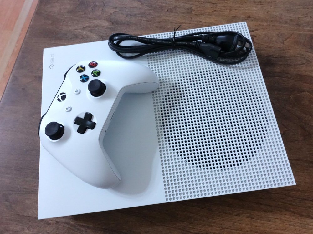 ◇美品！◇ Xbox One S 本体 1TB Microsoft マイクロソフト