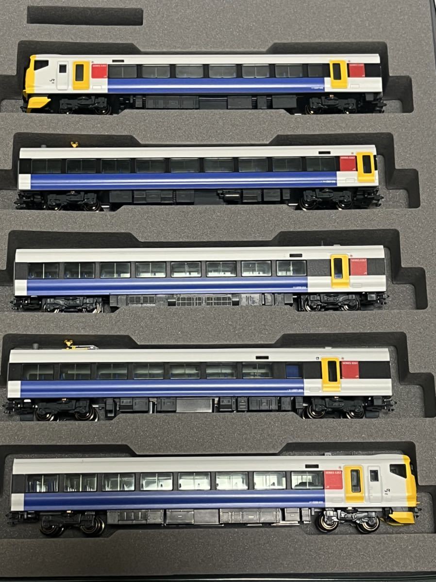 KATO E257系500番台 波動用NB-10編成赤色